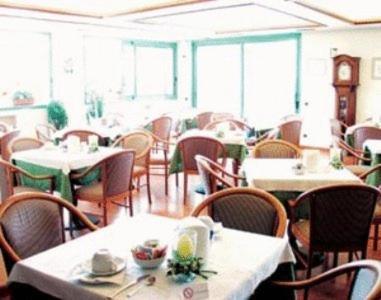 Hotel Corone Caerano Di San Marco Esterno foto