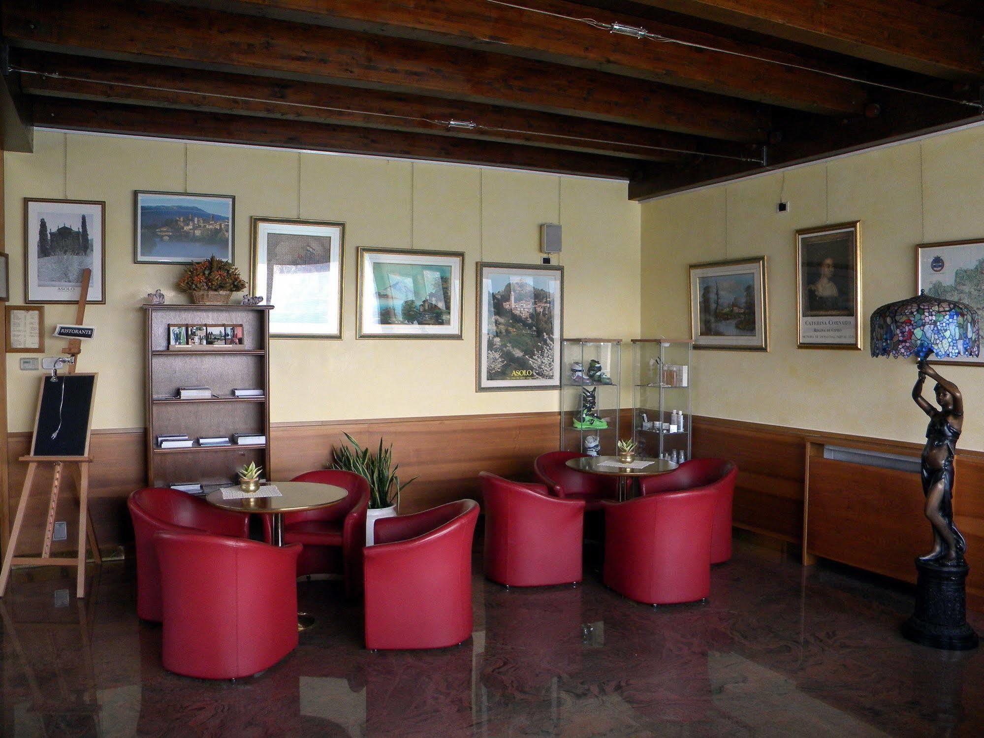 Hotel Corone Caerano Di San Marco Esterno foto