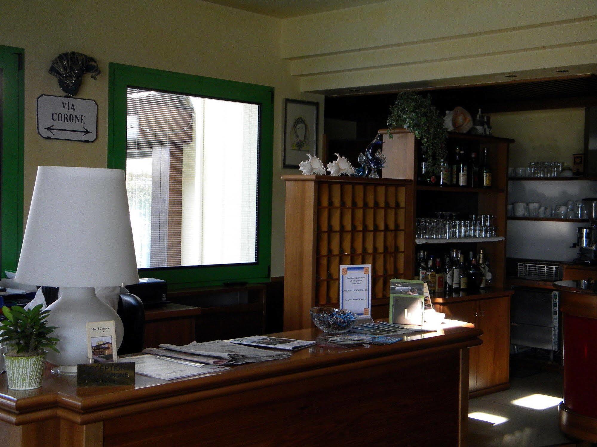 Hotel Corone Caerano Di San Marco Esterno foto
