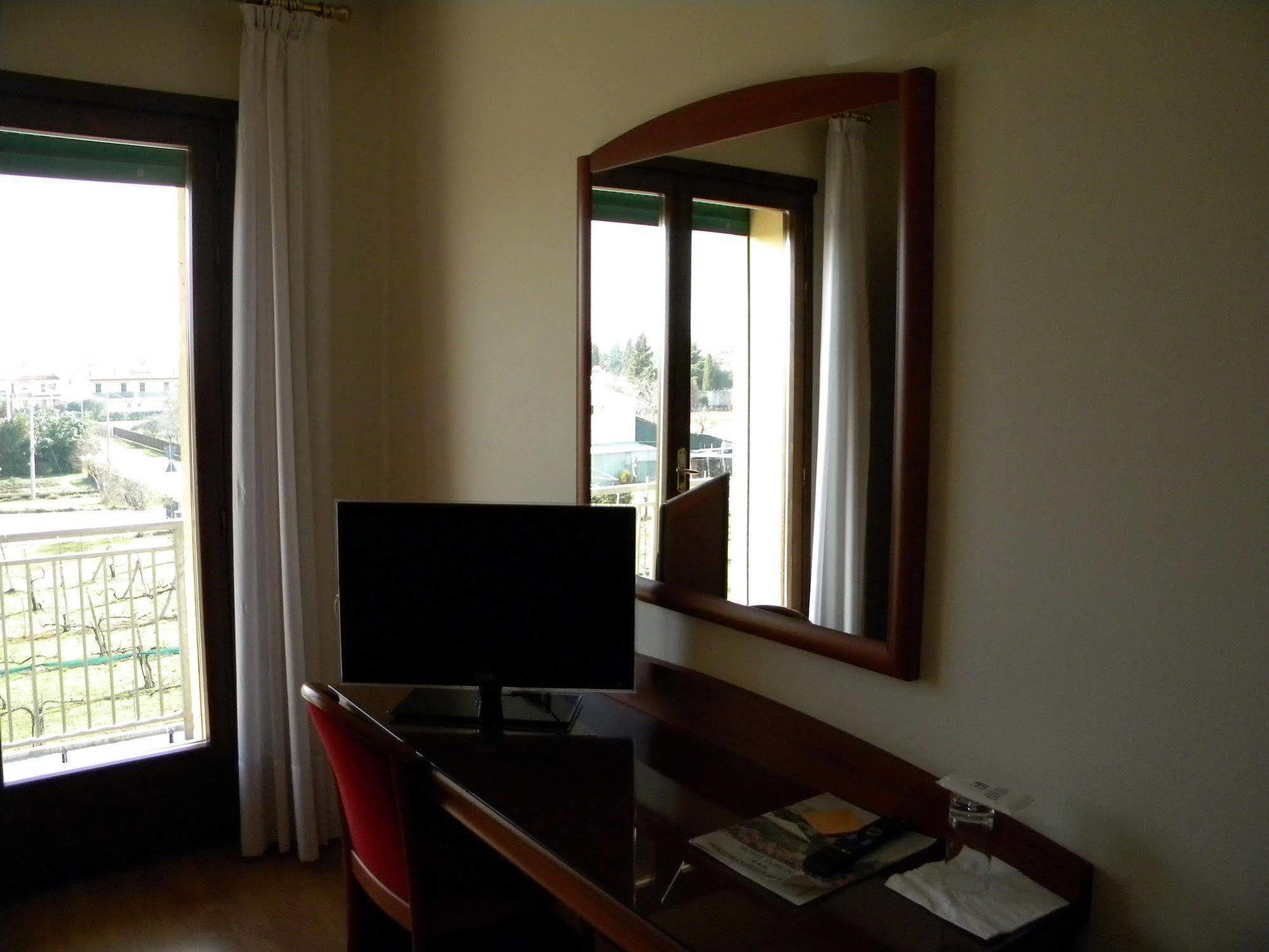 Hotel Corone Caerano Di San Marco Esterno foto