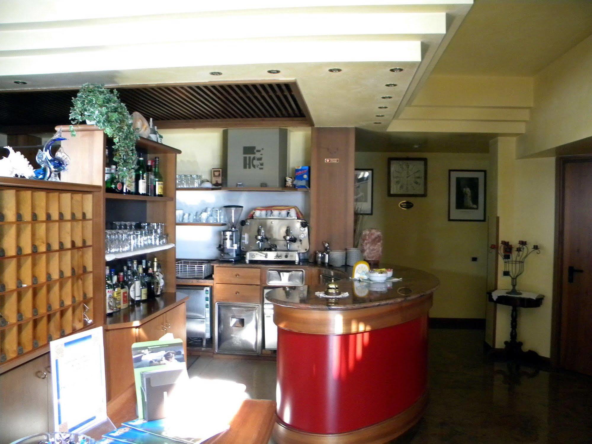Hotel Corone Caerano Di San Marco Esterno foto