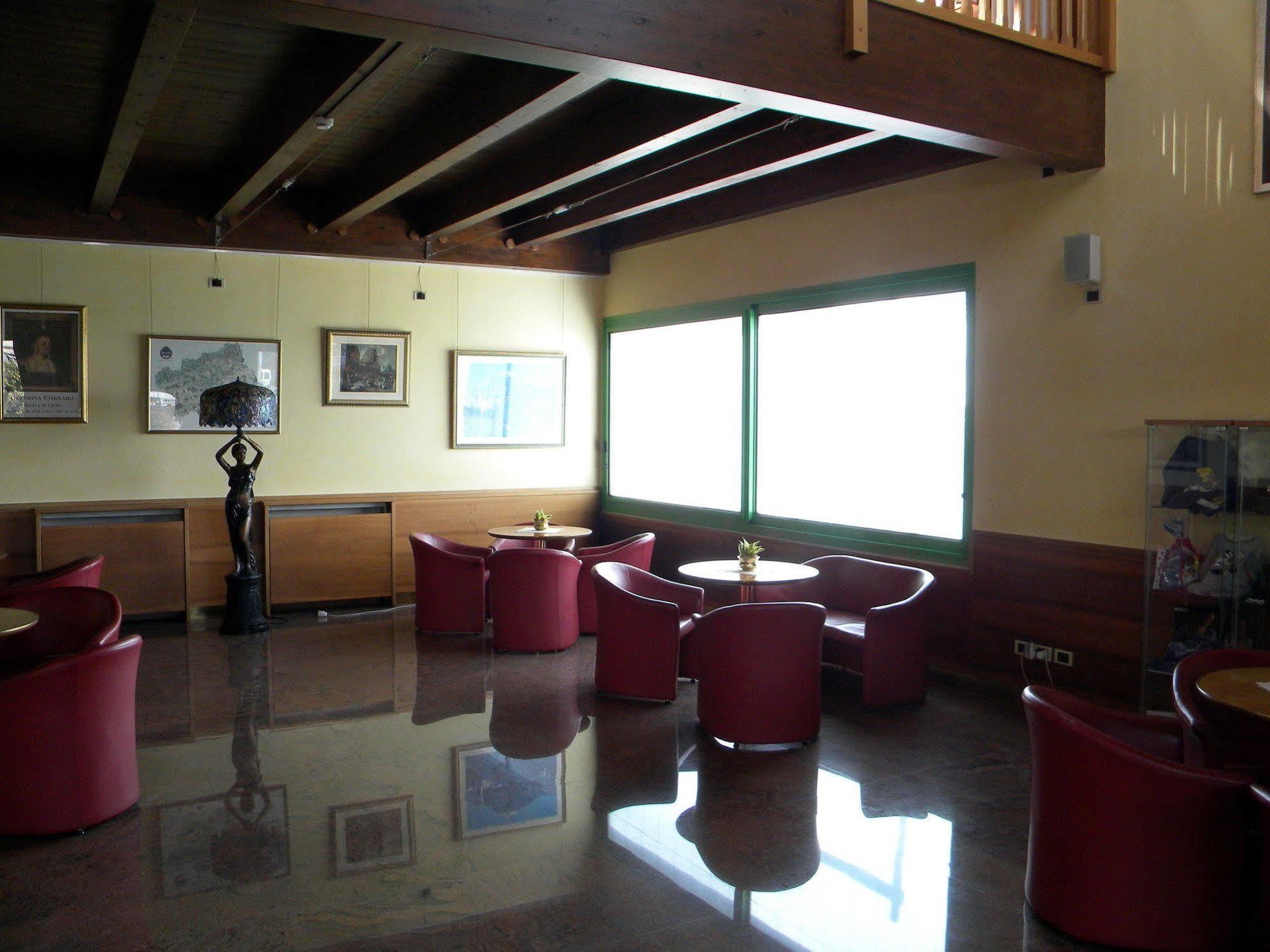 Hotel Corone Caerano Di San Marco Esterno foto